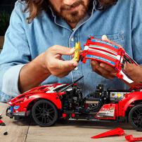 LEGO Technic Ferrari 488 GTE “AF Corse #51” 42125