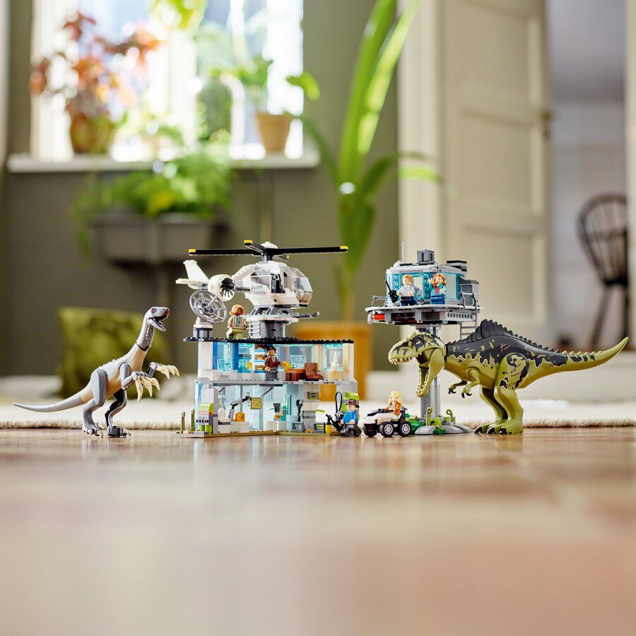 LEGO Jurassic World Giganotosaurus Therizinosaurus Attack 76949