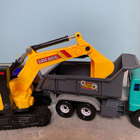 Lefei Giant Excavator & Super Pumper