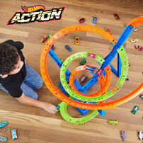 HotWheels Hw Action Cyclone Crash                           