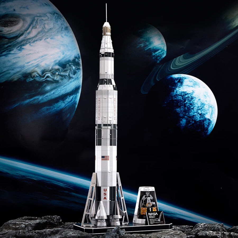 Amazon.com: TAMASHII NATIONS Bandai Apollo 11 and Saturn V